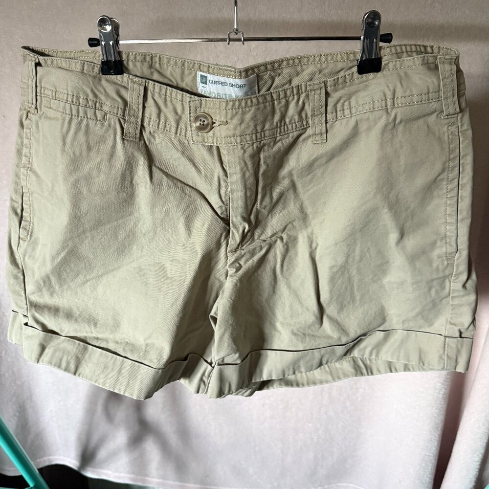 Gap Cuffed Khaki Short